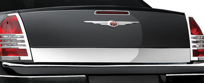 Restyling Ideas Trunk Lower Lip Molding 05-10 Chrysler 300 - Click Image to Close